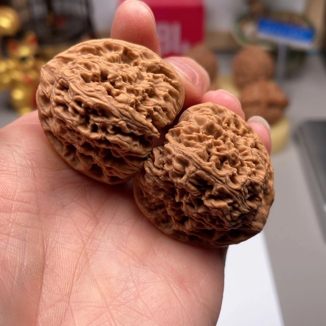 文玩核桃吊坠三角疆