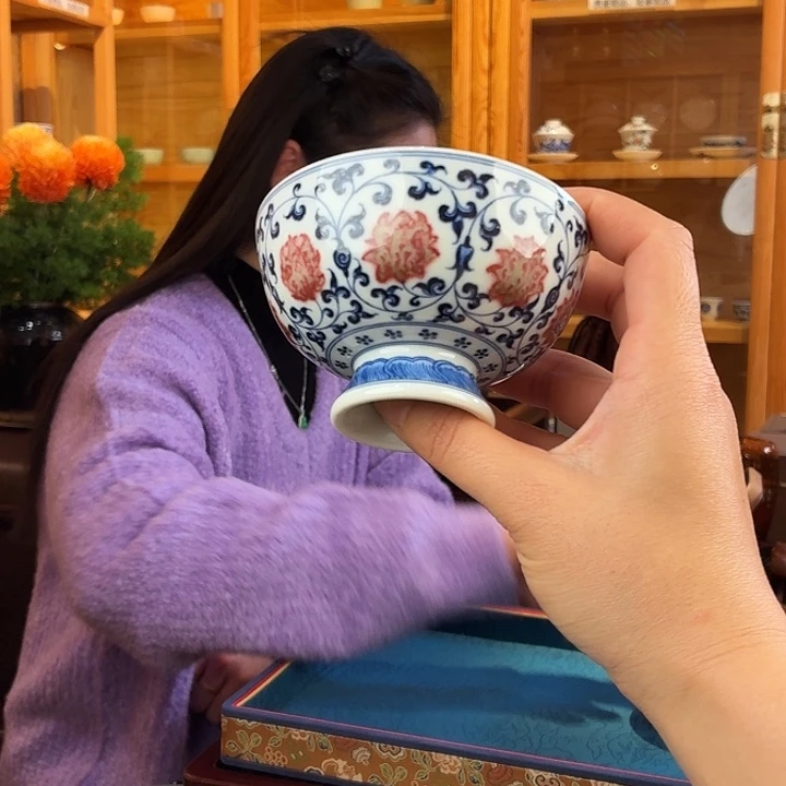 摆件缠枝莲高足春风祥玉