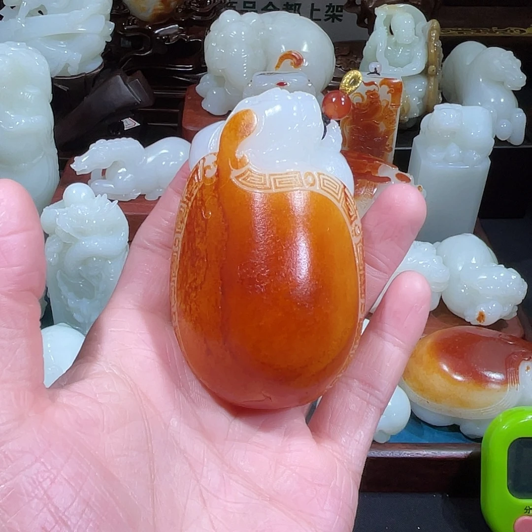 颈饰未镶嵌和田玉（糖玉）