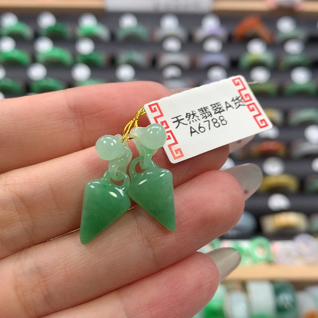 翡翠未镶嵌戒指耳坠