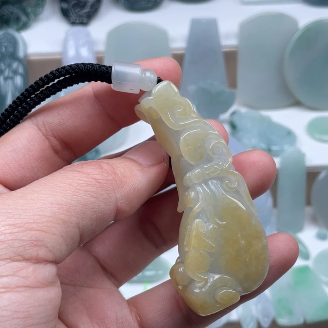 翡翠未镶嵌颈饰76