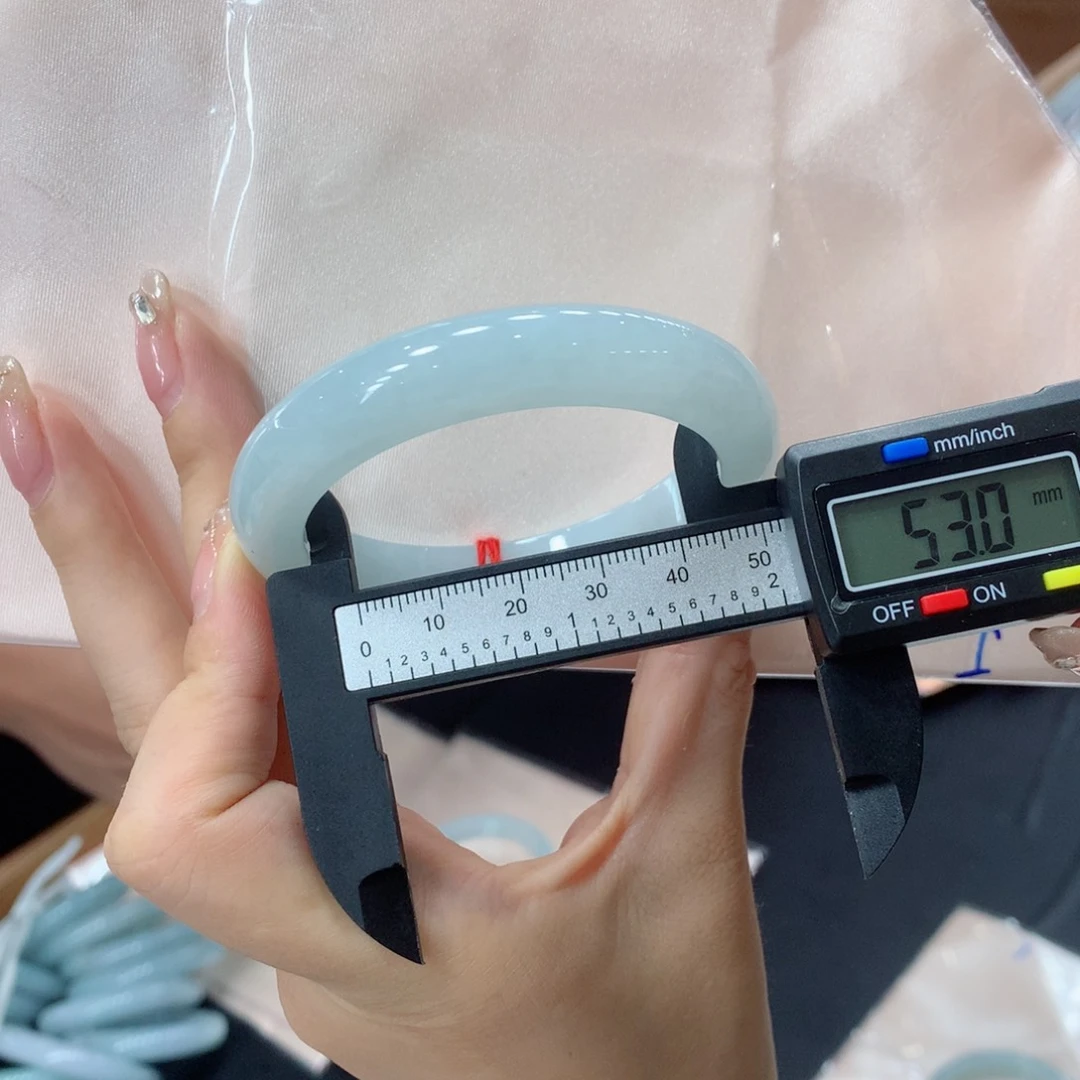 翡翠手镯未镶嵌梅*买断