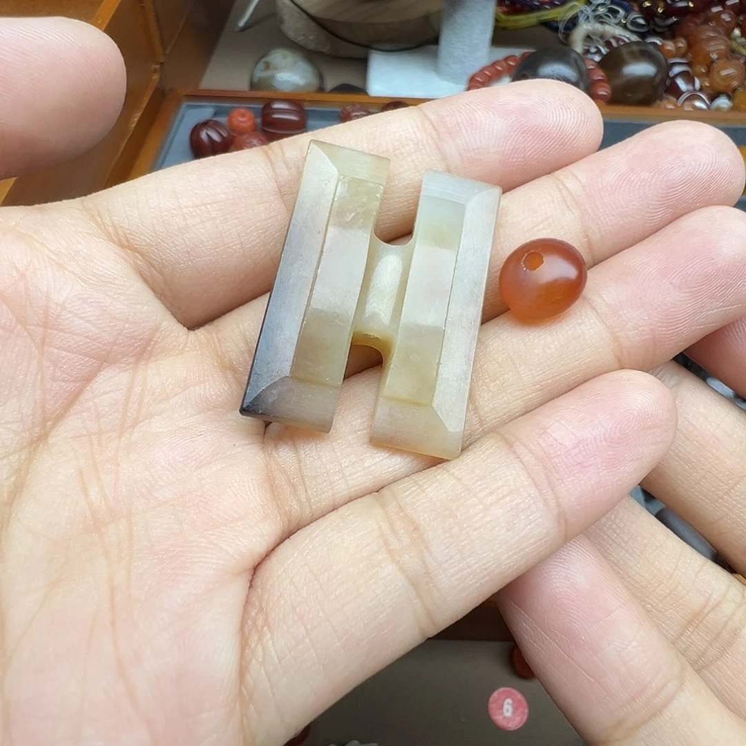 老***友和田玉（糖玉）未镶嵌珠宝半成品