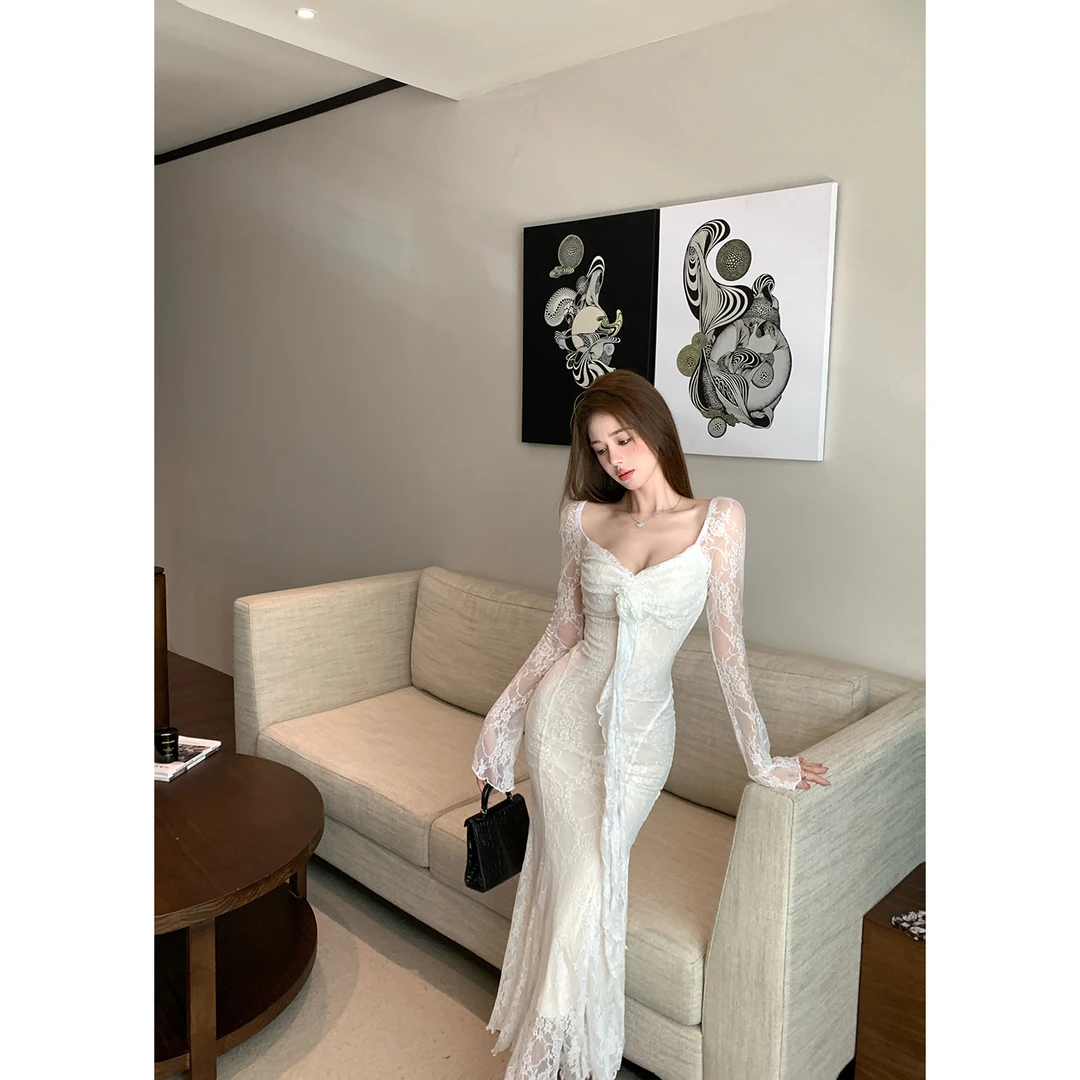 法式白色v领长袖连衣裙女早秋蕾丝拼接修身长裙气质收腰包臀裙子