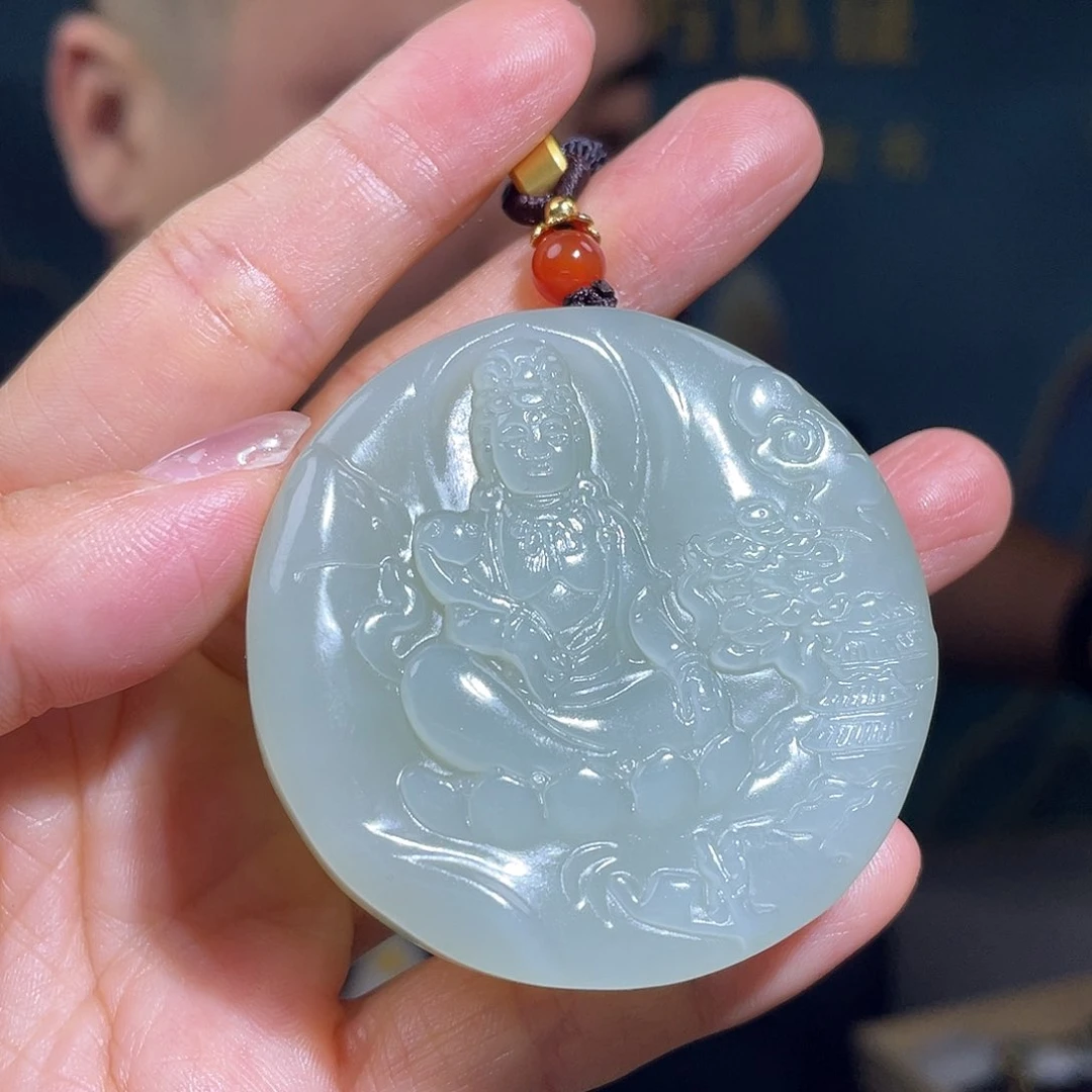 和田玉未镶嵌颈饰多样性发一件