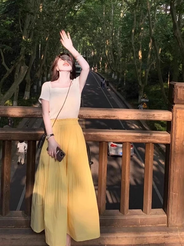 夏天搭配一整套气质多巴胺超好看温柔独特绝美上衣裙子两件套装女