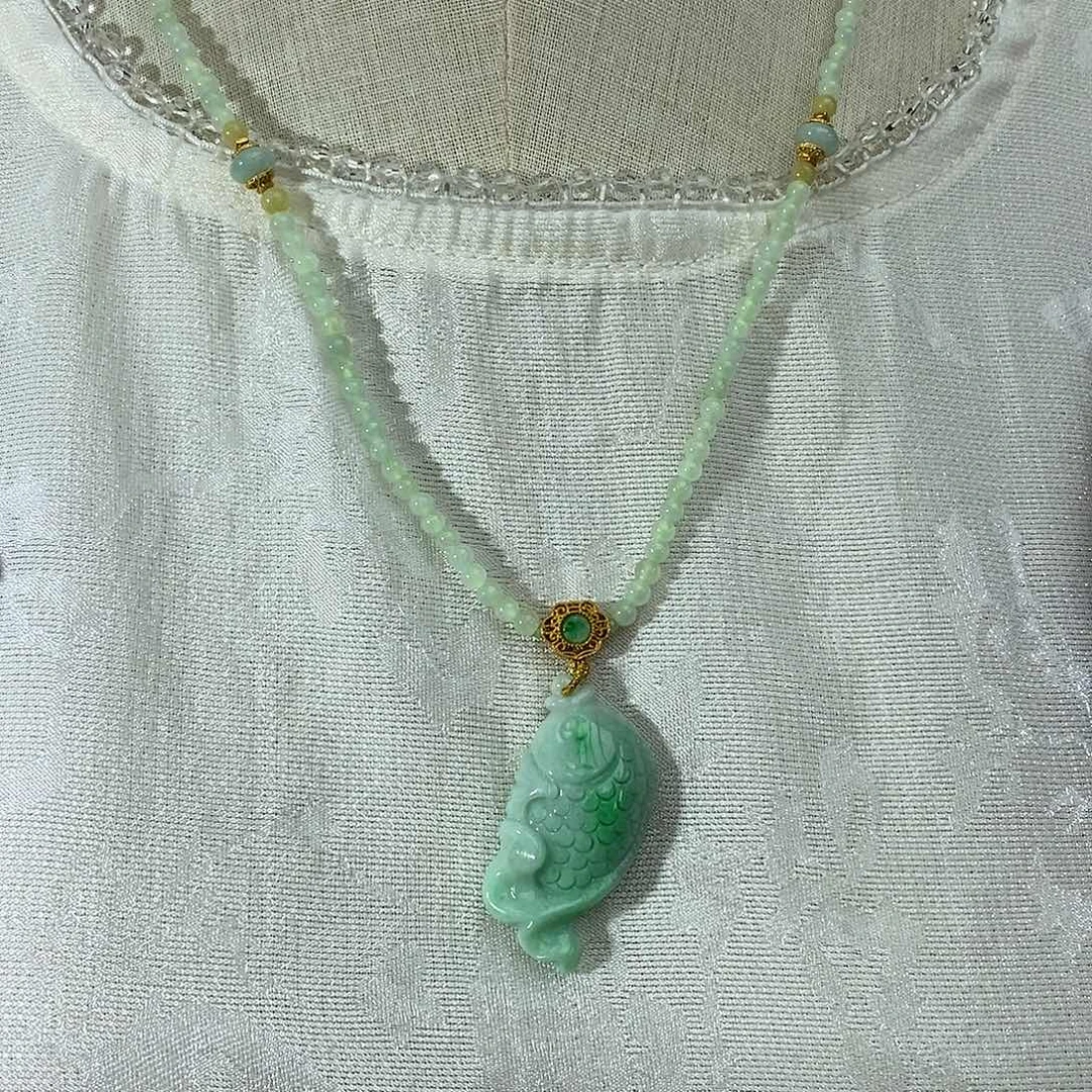 翡翠未镶嵌颈饰吊坠