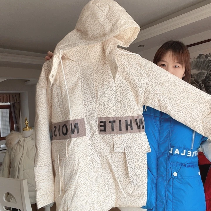 7 L 厚豹纹羽绒服