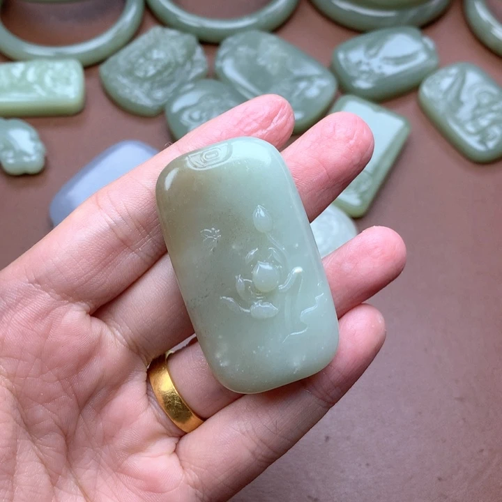 妙***哉和田玉未镶嵌手镯