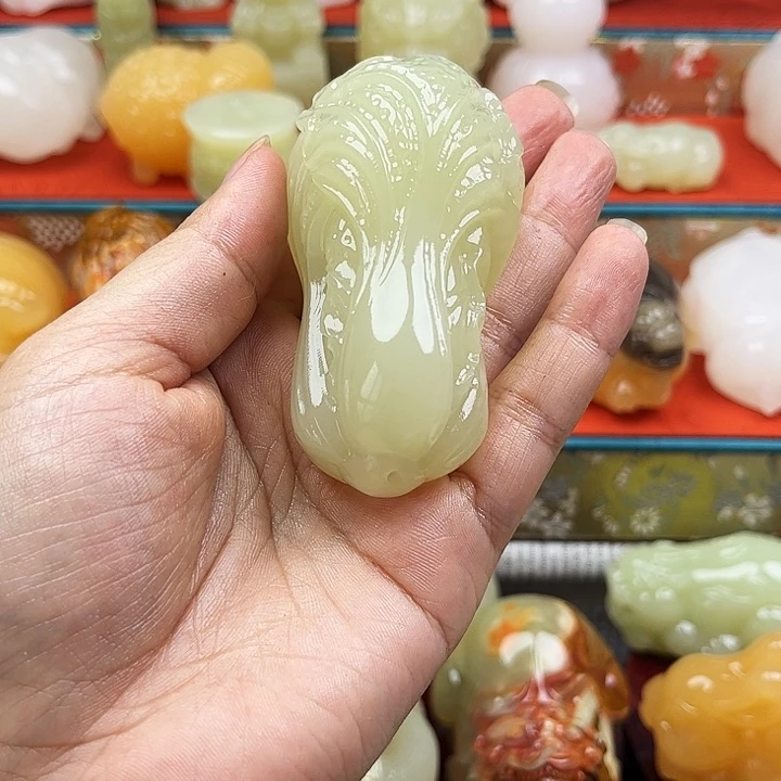 简***美石材白菜手把摆件