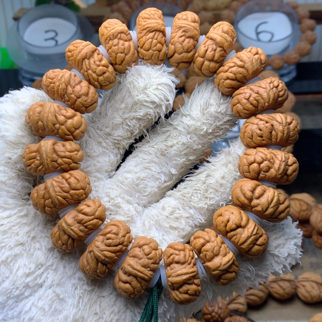 手串桃核闪电购45