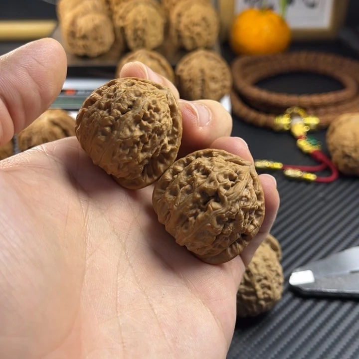 把件文玩核桃35全品角白（微磕
