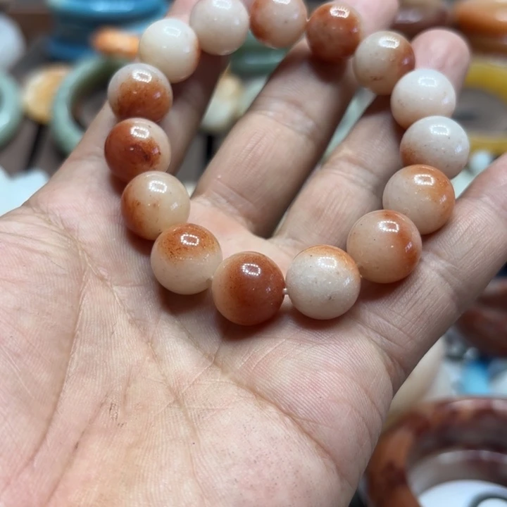 黑***妞石英岩玉合金颈饰