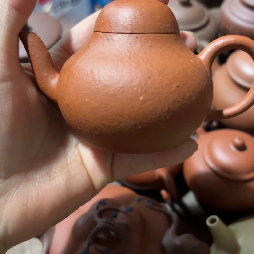 陌***久茶壶紫砂紫砂和白银价格在不断的攀升的背景