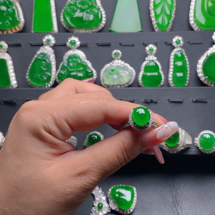 翡翠戒指未镶嵌翡翠戒指