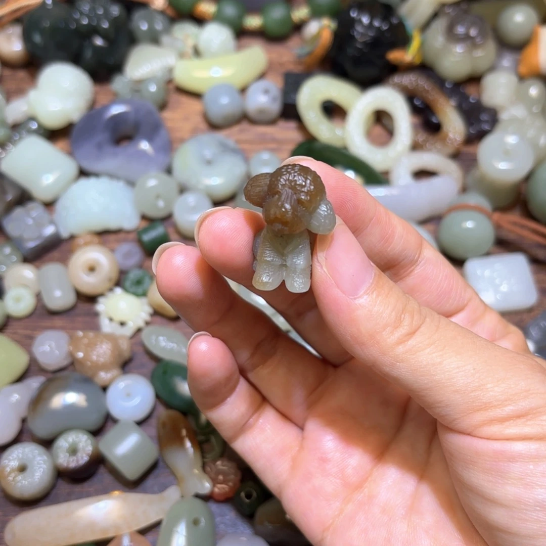 幸***猪和田玉未镶嵌珠宝半成品