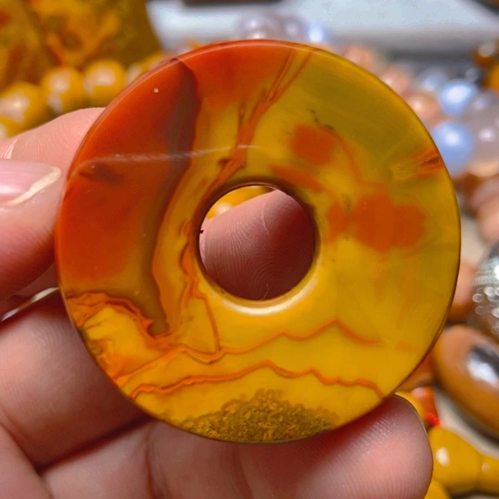 九***运玛瑙/玉髓未镶嵌吊坠