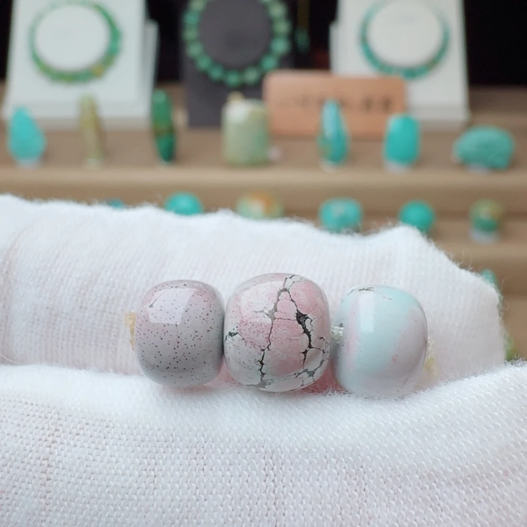 绿松石未镶嵌颈饰