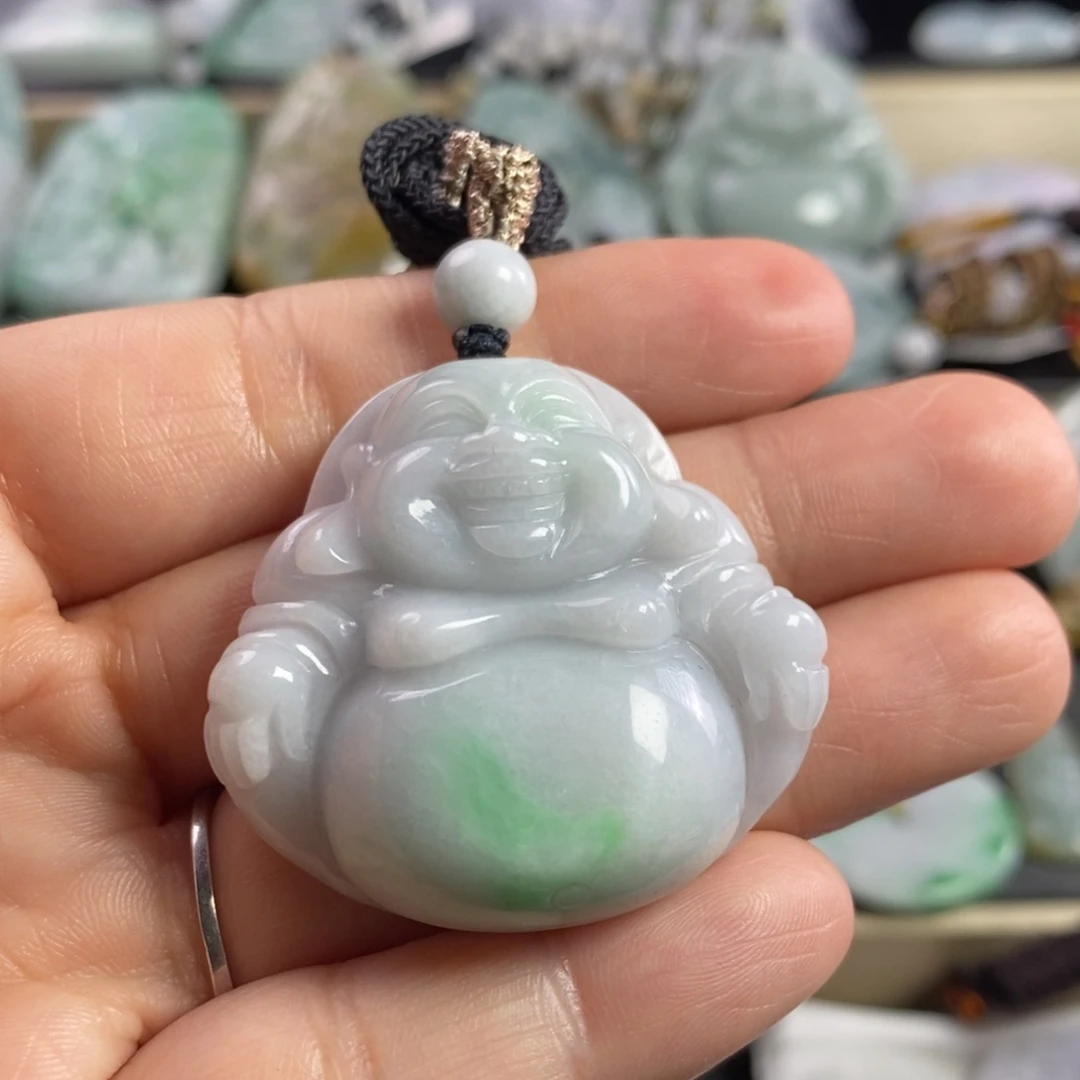 翡翠颈饰未镶嵌佛公