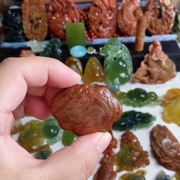 未镶嵌蛇纹石玉颈饰