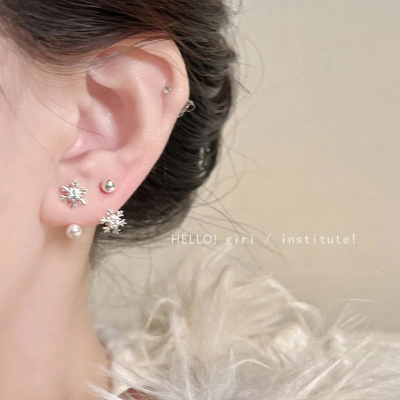 雪花耳钉女睡觉免摘轻奢高级感耳环秋冬氛围感耳饰
