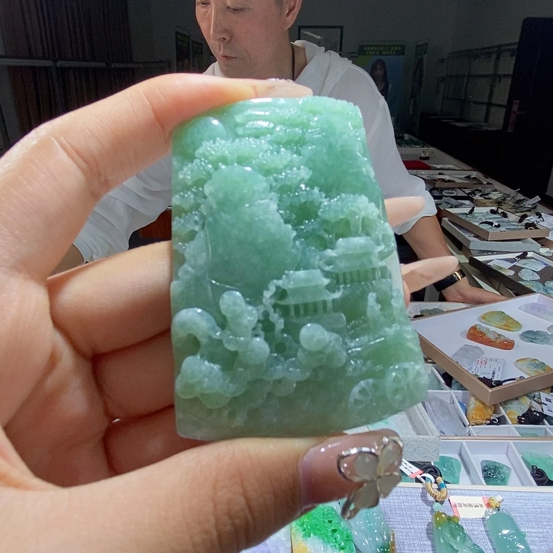 翡翠未镶嵌颈饰翡翠
