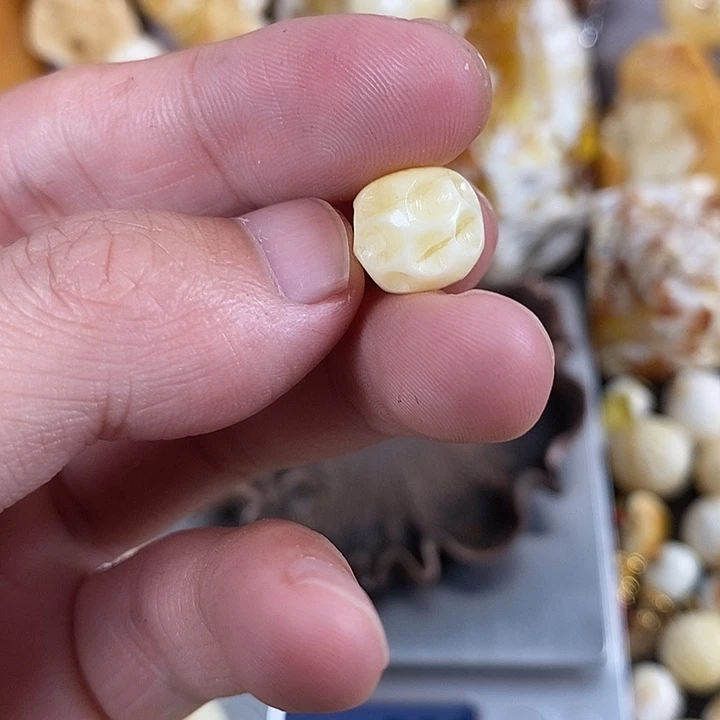 琥珀未镶嵌珠宝奇石我