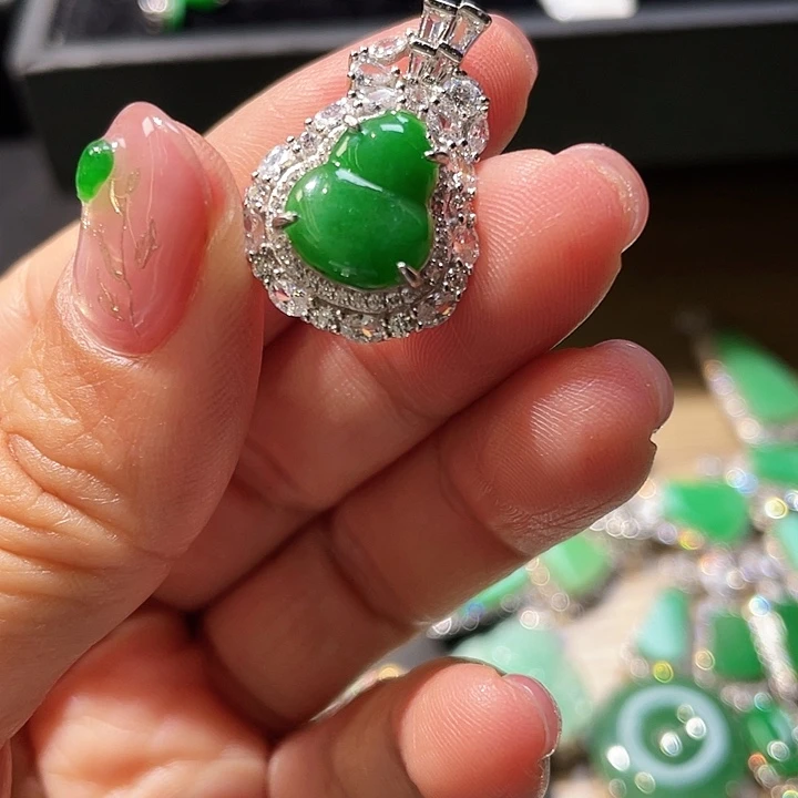 翡翠银S925镶嵌颈饰