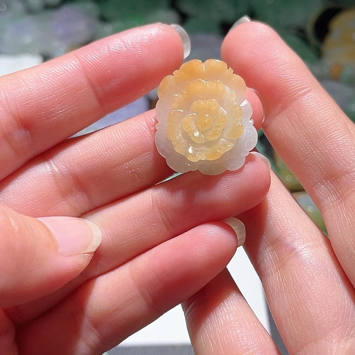 颈饰未镶嵌翡翠天