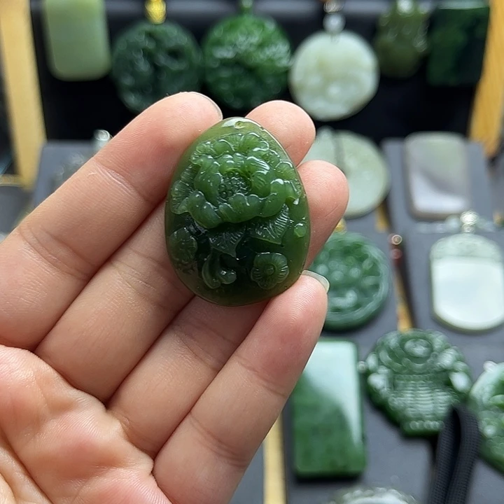 颈饰未镶嵌和田玉