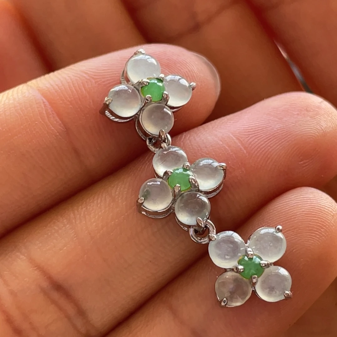 翡翠颈饰未镶嵌四叶草