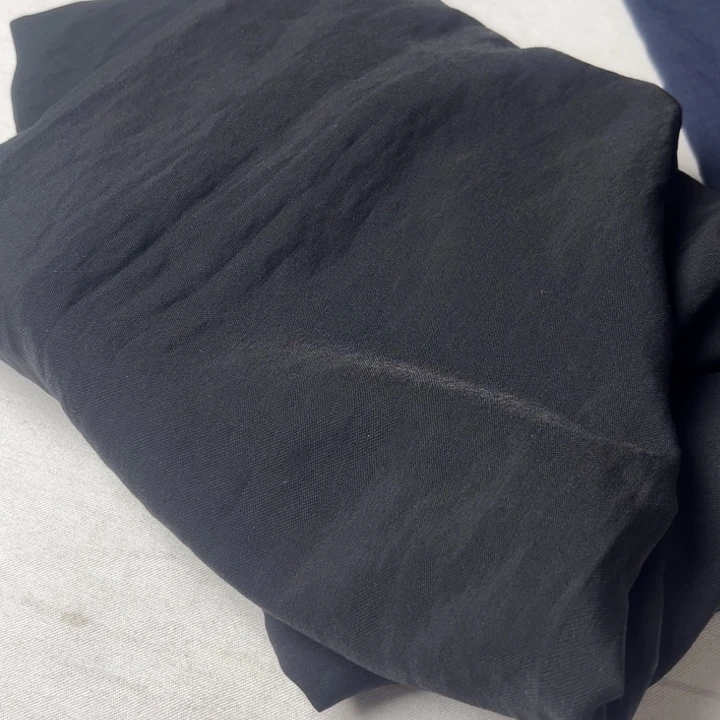 天丝（莱赛尔纤维）黑色厚2米。