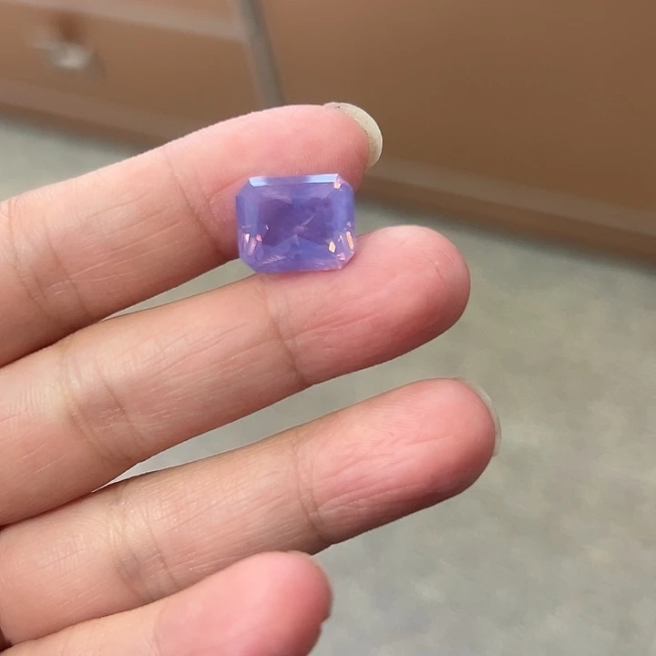 紫晶裸石未镶嵌8.60克拉天然熏衣草紫水晶裸石