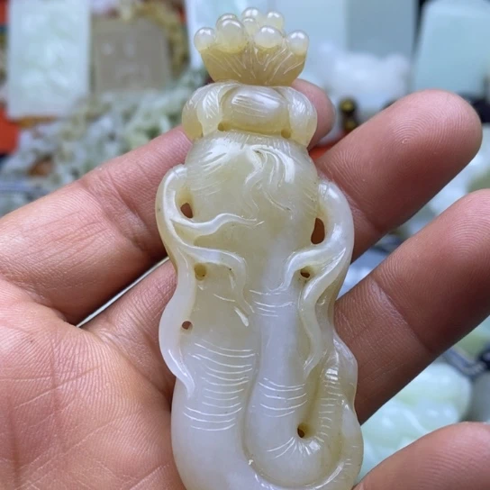 未镶嵌和田玉（糖玉）车挂