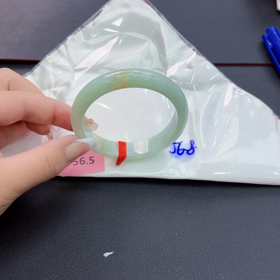翡翠手镯未镶嵌手镯