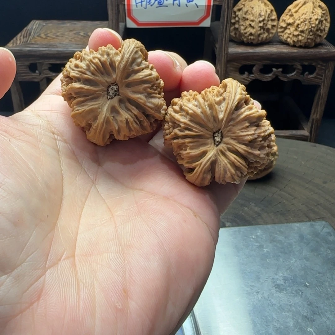 小***满文玩核桃吊坠41奥迪炮弹