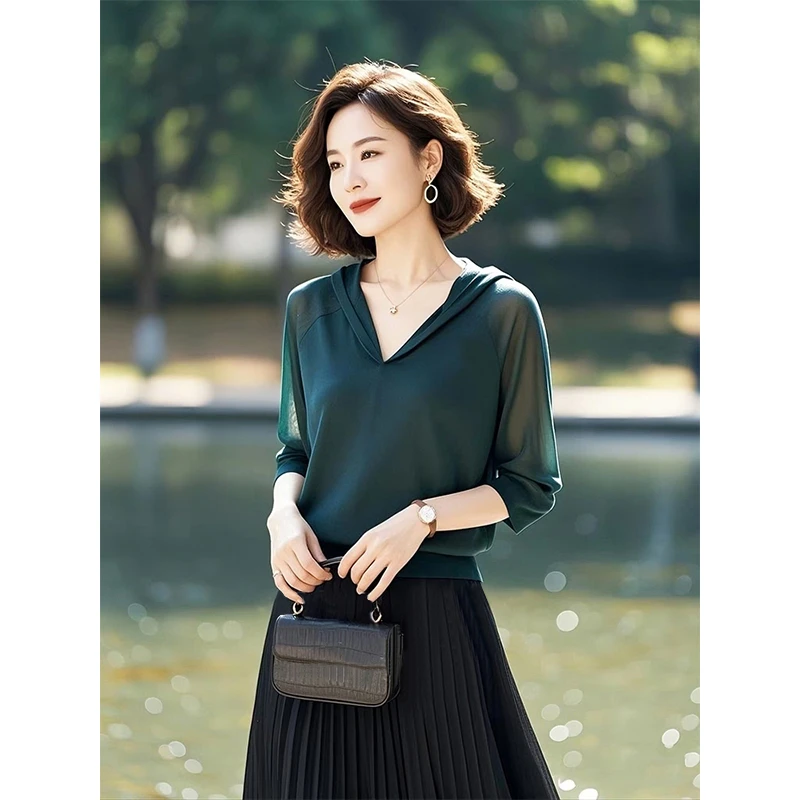 轻熟气质设计感墨绿色薄款上衣2025年女装春夏新款高级感v领上衣