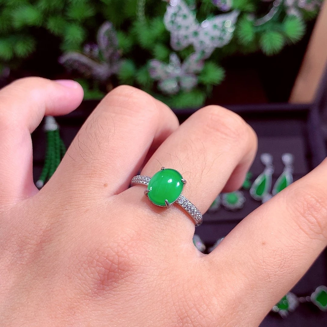 颈饰未镶嵌翡翠天然