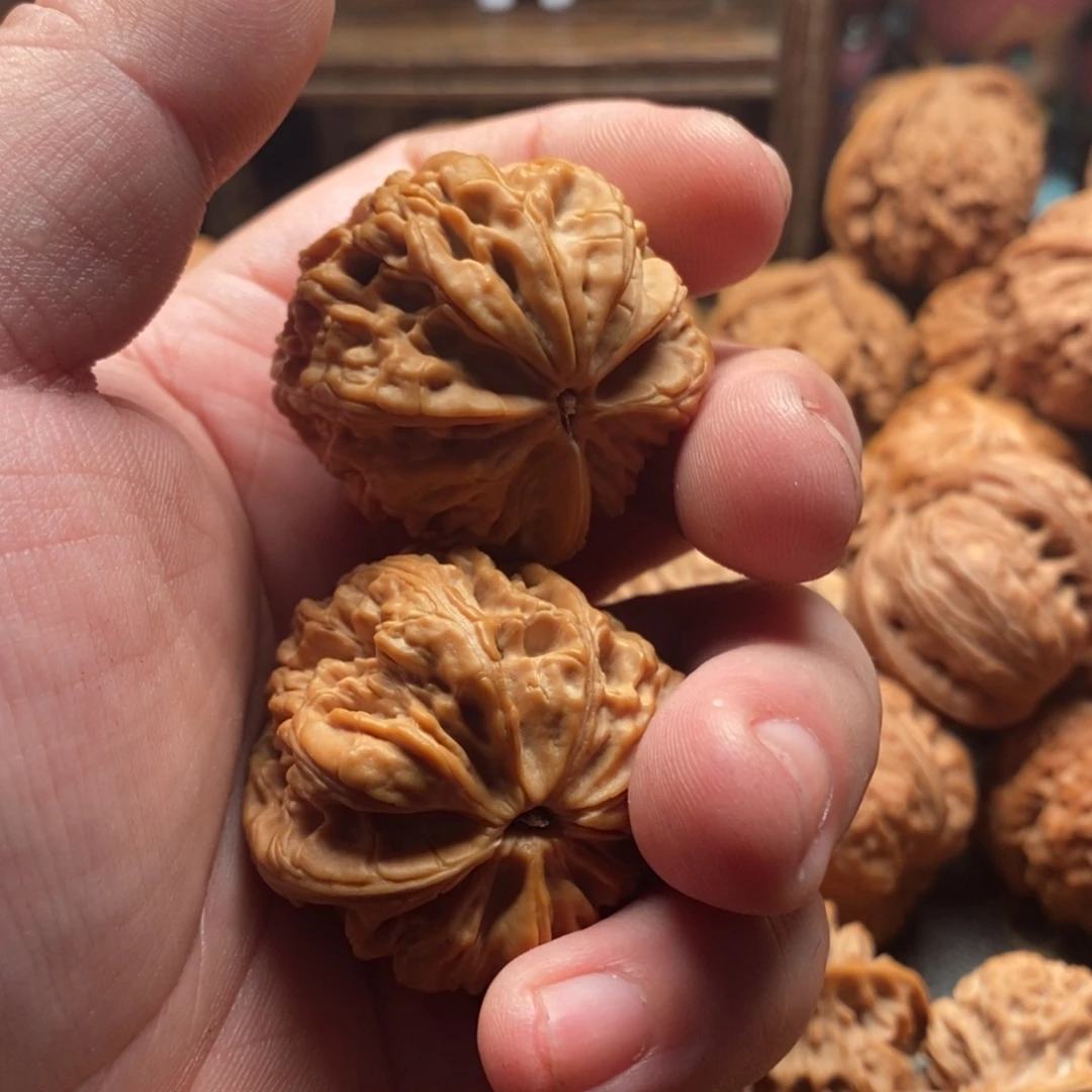 苏***木文玩核桃吊坠文玩核桃