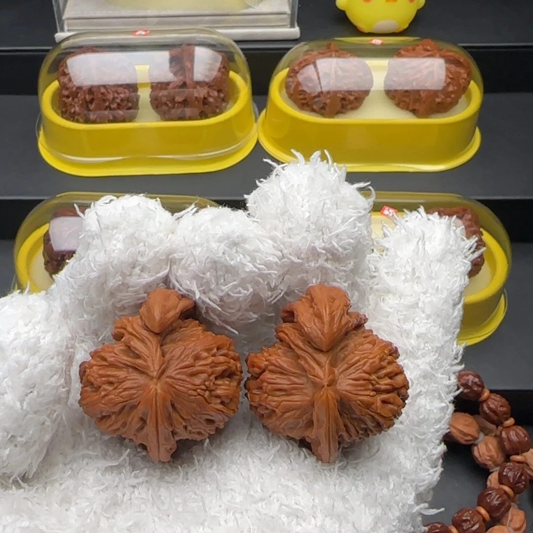 把件文玩核桃白狮子犀牛全品37