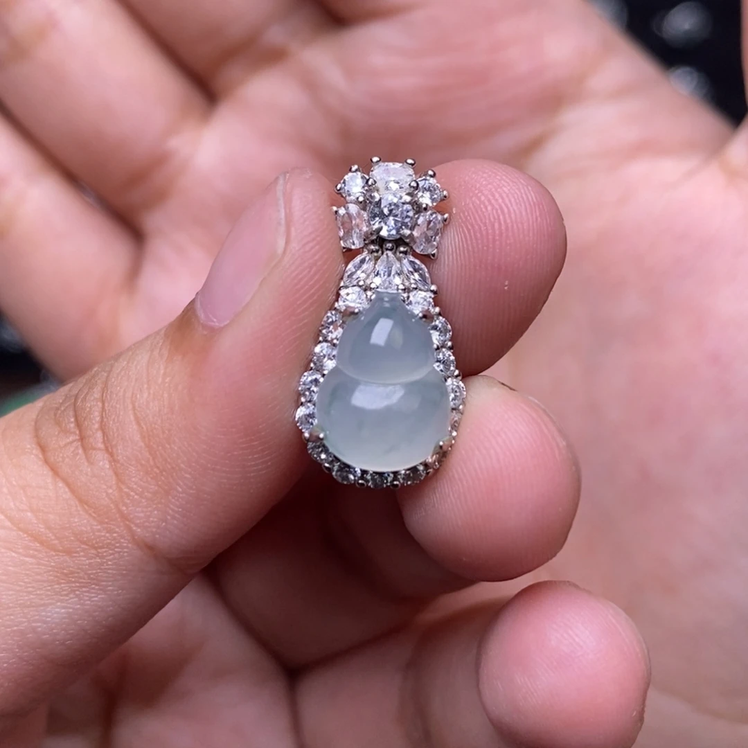 翡翠银S925镶嵌吊坠(赠链)