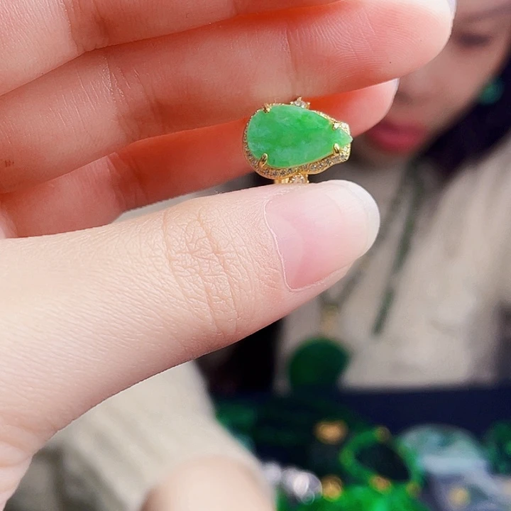 翡翠银S925镶嵌颈饰多样性