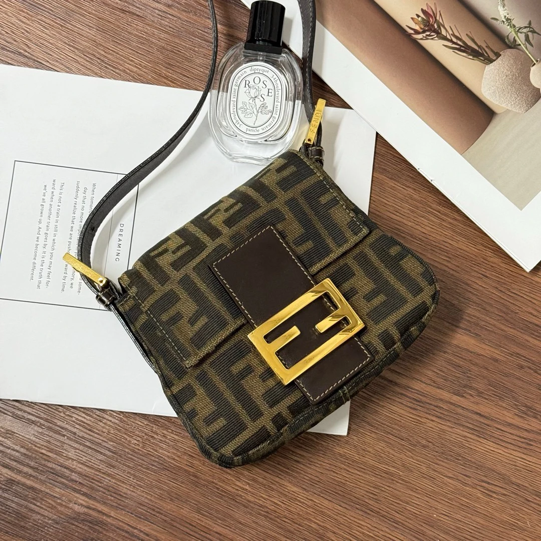 95新 FENDI/芬迪 Fendi 老花 金扣 小方胖/670480640