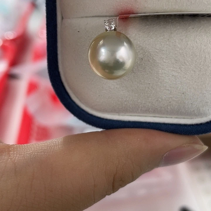 海水珍珠颈饰18K金镶嵌