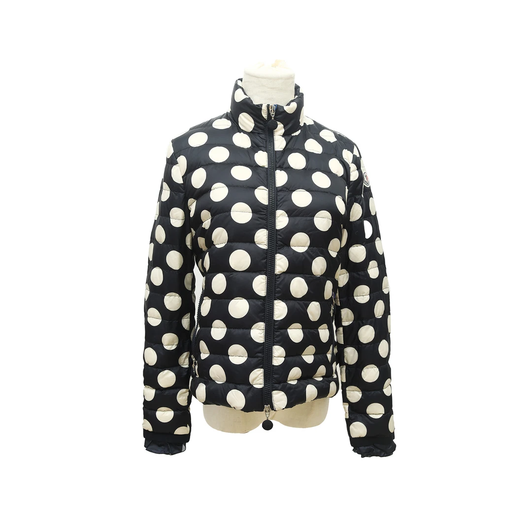 95新 MONCLER 羽绒服 1码黑白  38码 P202332703