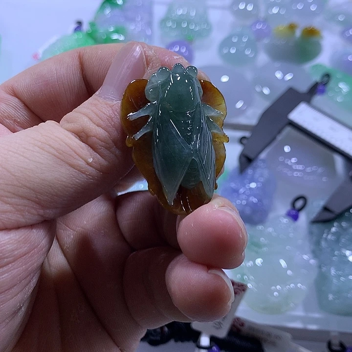 翡翠未镶嵌颈饰天然翡翠A货吊坠