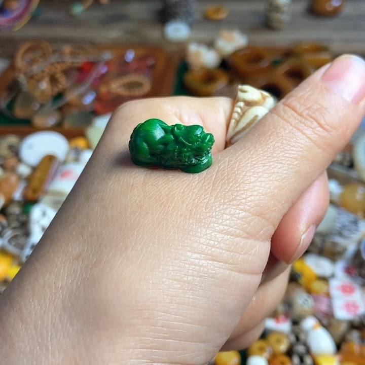 朱**姐配饰驼骨雕刻貔貅一个