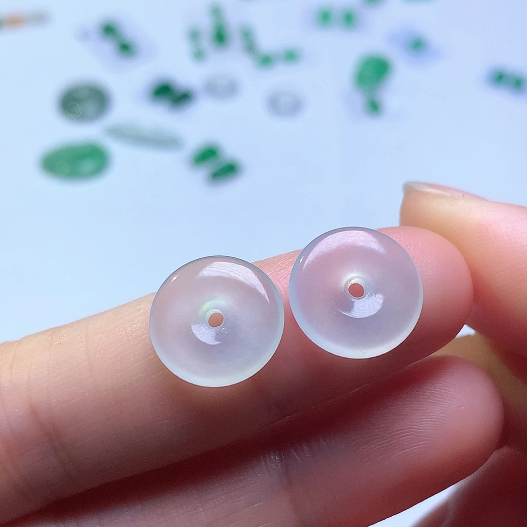 翡翠未镶嵌颈饰扣