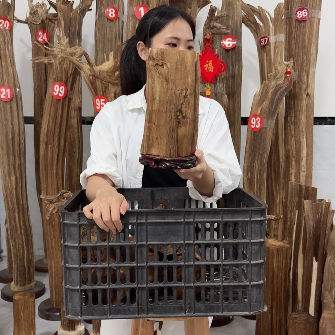 沉香碎屑沉香原材料