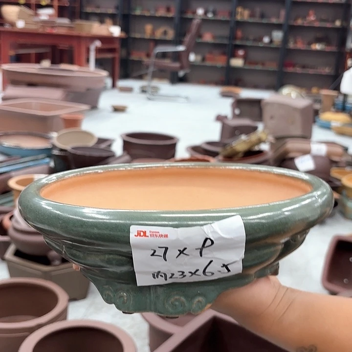 紫砂花盆紫砂的颜色很漂亮